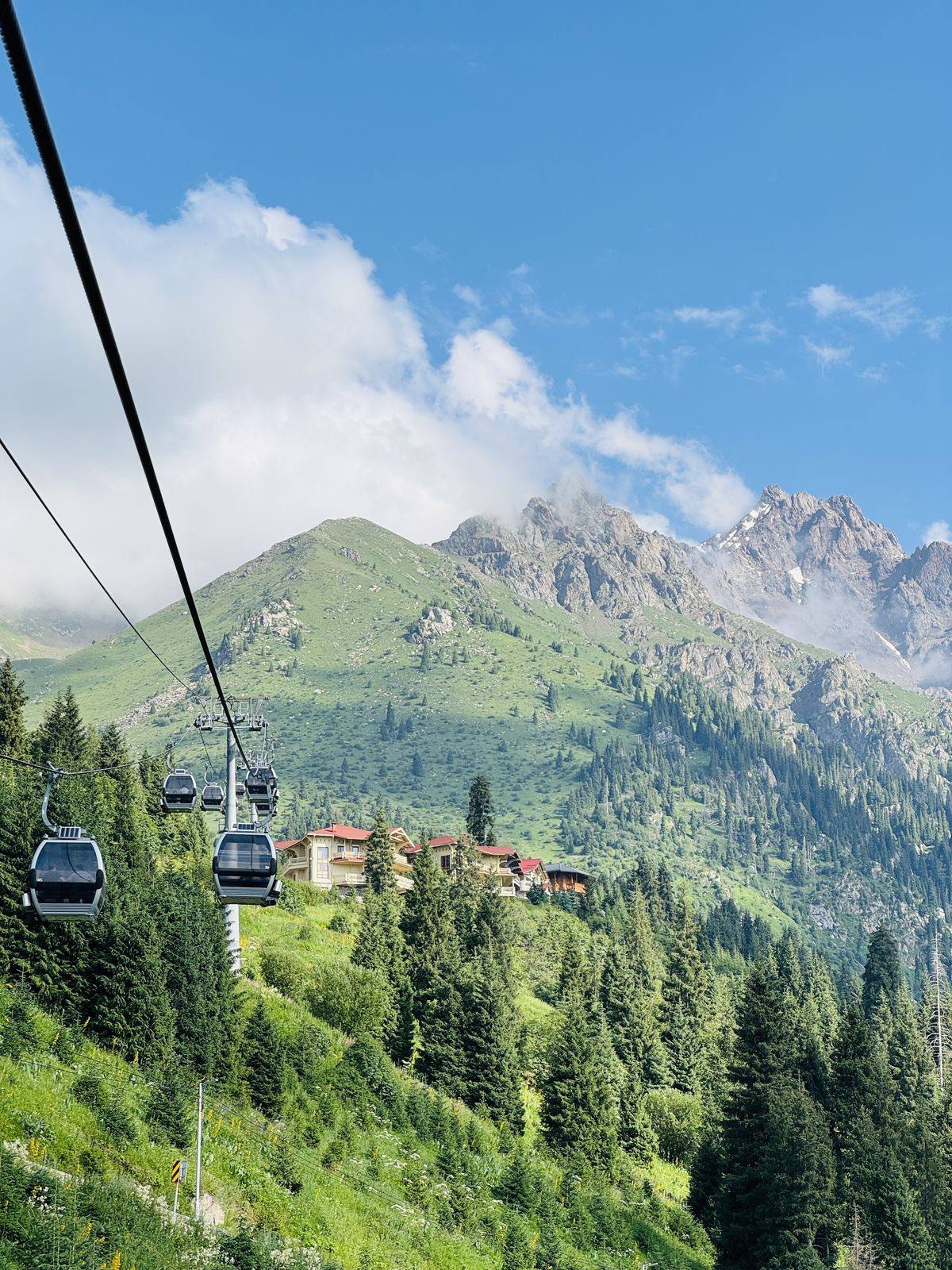 Discover the mountains of Uzbekistan